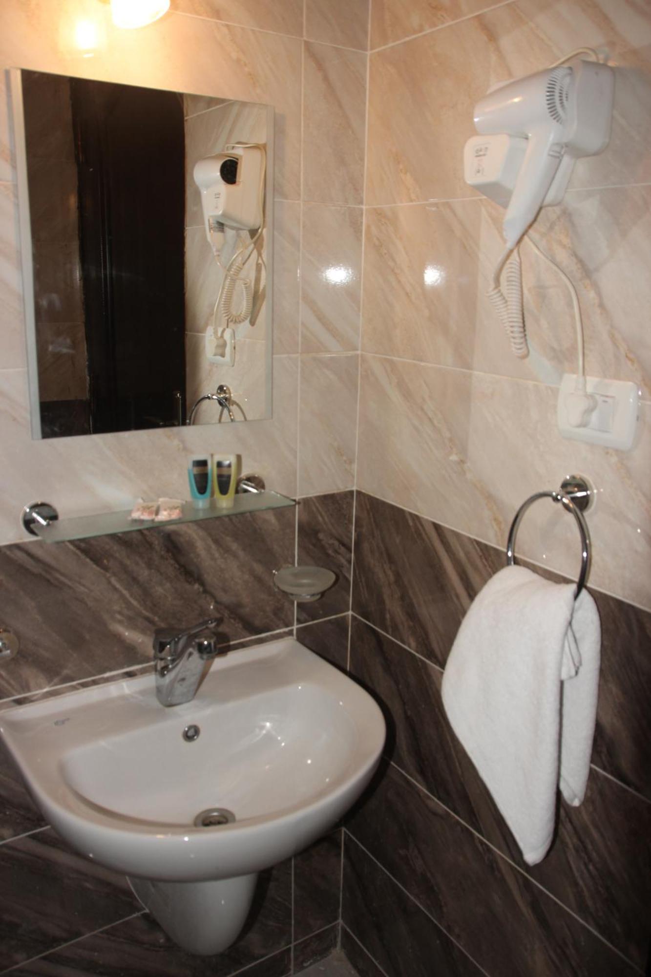Farida Pyramids Boutique Hotel Kafret el-Gabal Buitenkant foto
